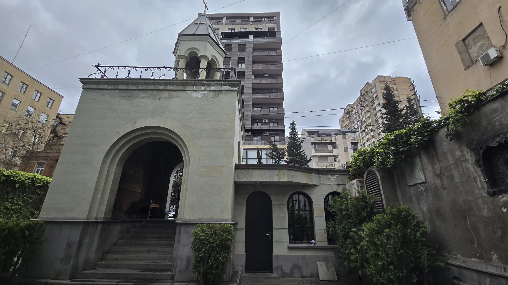 ეკლესია 61