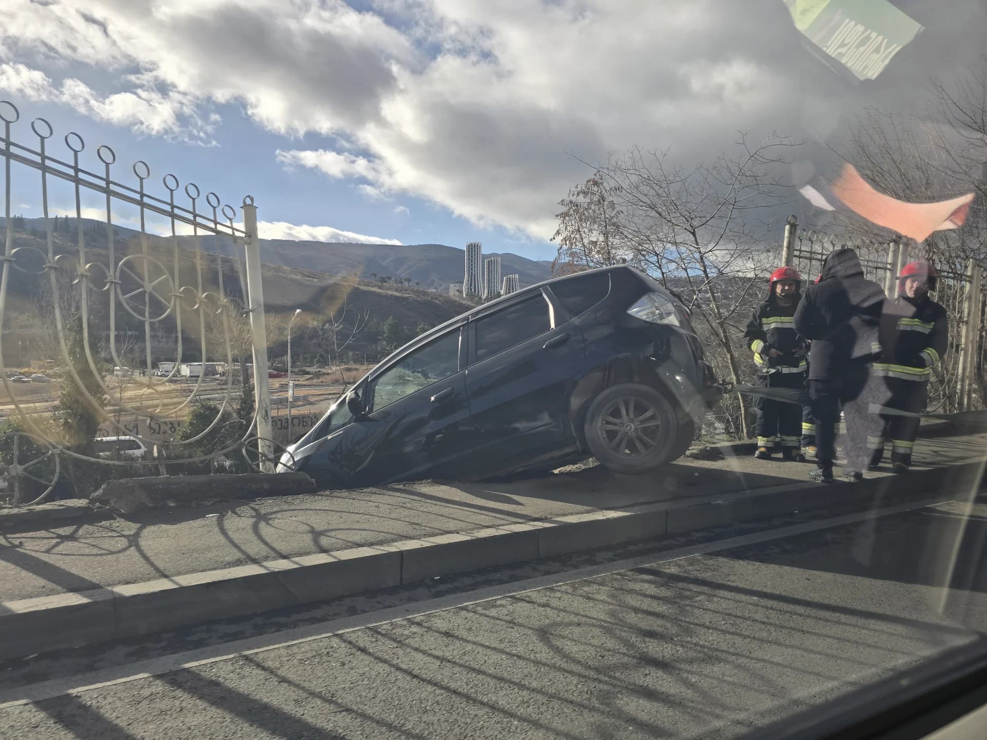 სათაური